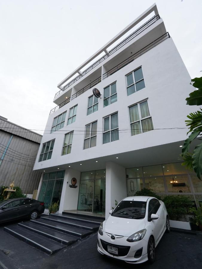 Roomquest Bangkok Sukhumvit 50 Buitenkant foto