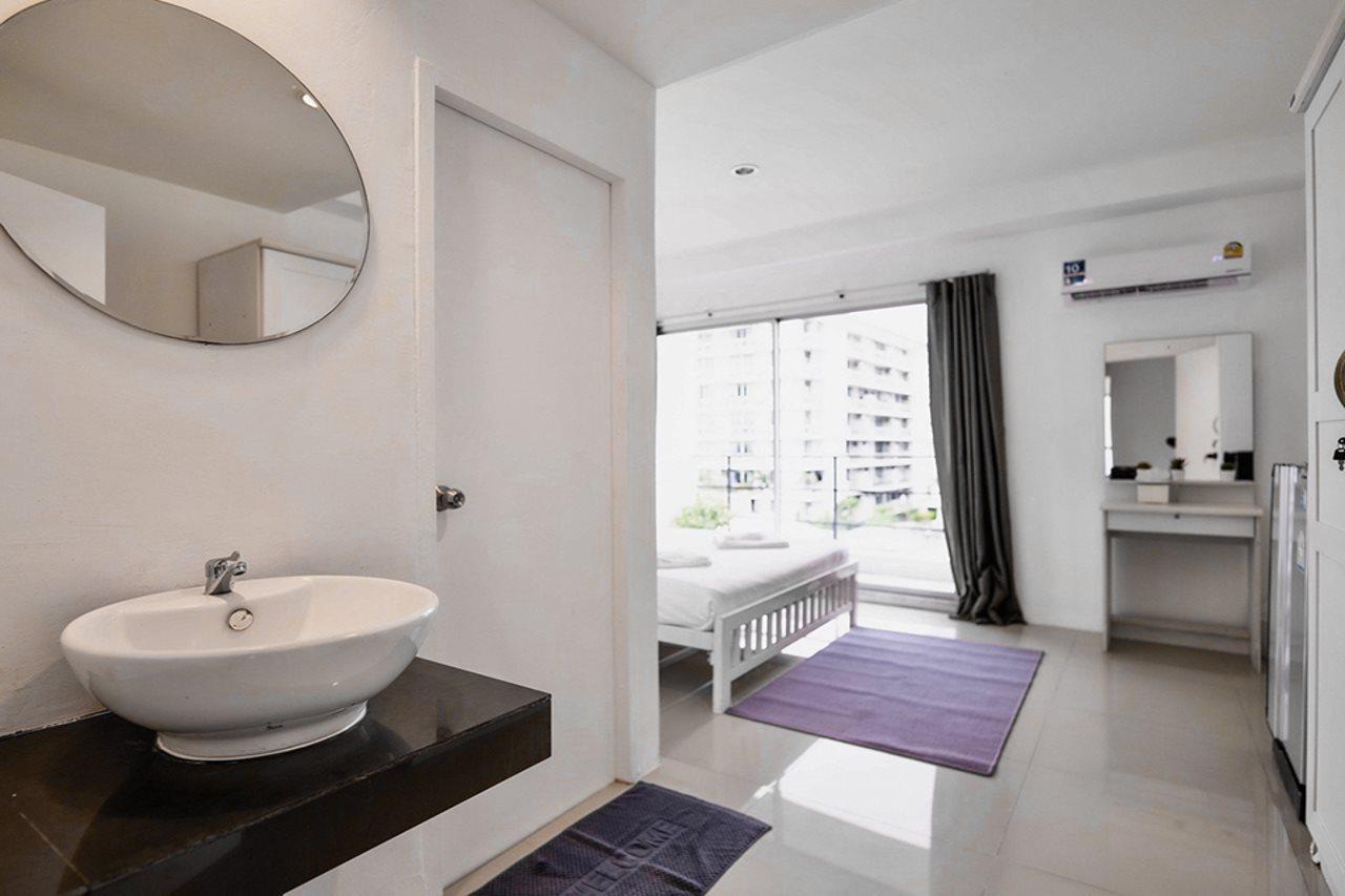Roomquest Bangkok Sukhumvit 50 Buitenkant foto